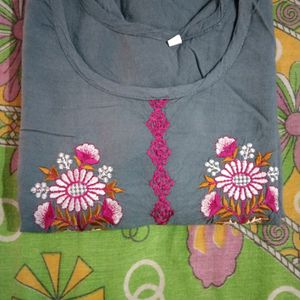 Women Kurti, Please Sale This Kurti