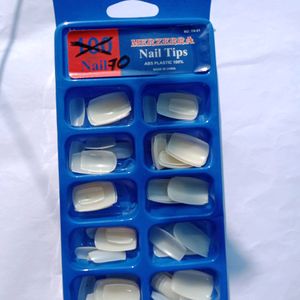 Fake Nails... (70 Pieces)