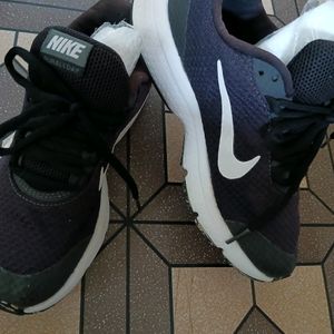 Nike Run All Day Sneaker