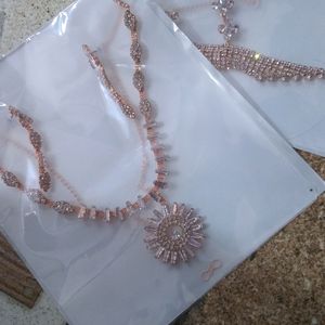 Necklace set