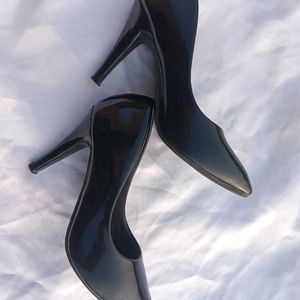 Black Glossy Pump Heels