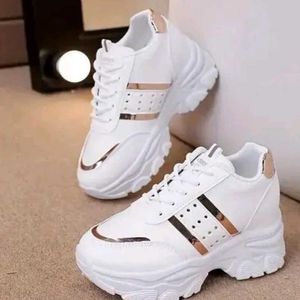 girls sports shoes