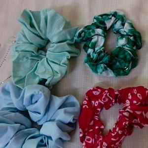 Scrunchies❤