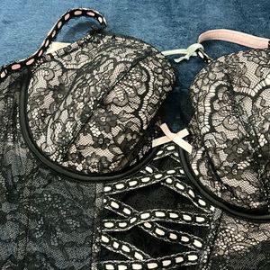 VS Lightly-Lined Heritage Ribbon Slot Bra To