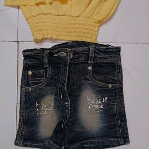 Girl top with short jeans