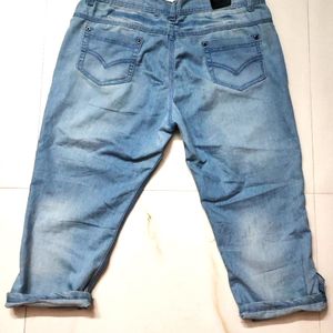 Women 3 quarter Blue Denim Jean's