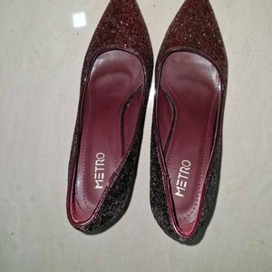 😍Fresh Branded Sexy High Heels 👠 From METRO😍