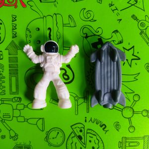 Astronaut Toy With Skateboard 🛹 💫