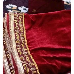 New Velvet Saree With Blouse Piece