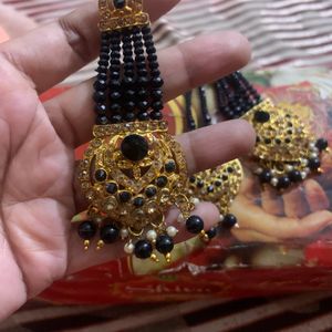 Beautiful Earring With Teeka Set