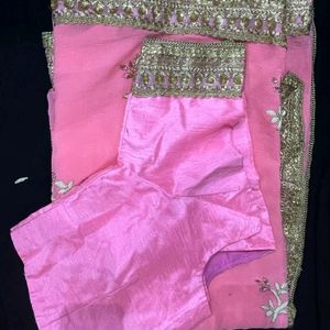 Pink And Golden Saree😍😍