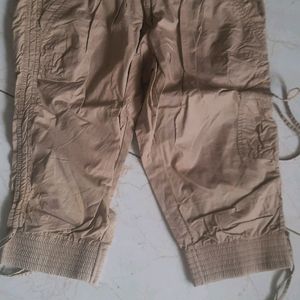 3/4rth Trousers Cream Color -ladies