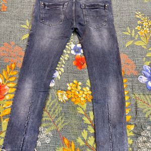 Single used grey Jeans in New condition