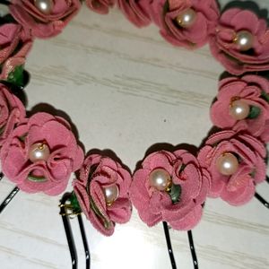 Juda Flower Pins