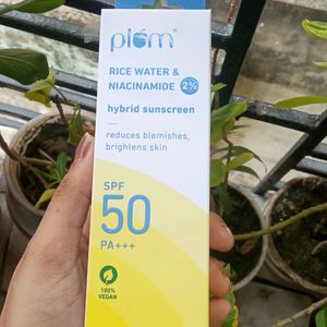 Plum Rice Water & Niacinamide Sunscreen