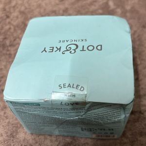 Sealed Dot & key Moisturiser