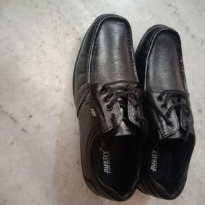 Brand New Formsl Leather Shoe Size 10