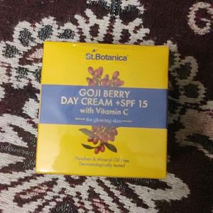 St.Botanica Goji Berry Day Cream