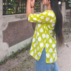 Short Kurti