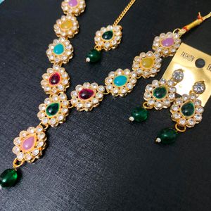 Multicolour Kundan Necklace With Earings And Tika