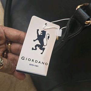 Brand New Giordano Multizip Bag