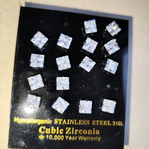 8pairs Of Cubic zirconia Studs..