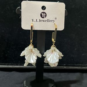 Pretty Flower Earrings