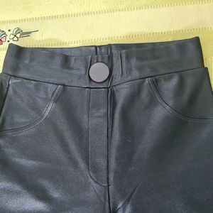 ZARA Shiny leggings with an elasticated waistband