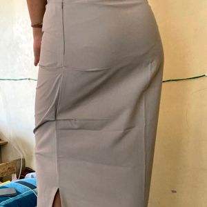 Slim Fitted Maxi Skirt Side Slit