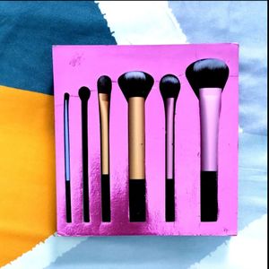 Brand New Real Techniques Makeup Brushes Set