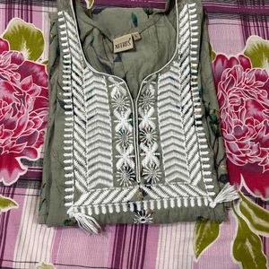 Neerus Pista Green Kurta Size L