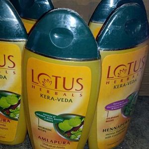 Lotus Kera Veda ( Hennapura/amlapura) Shampoo..