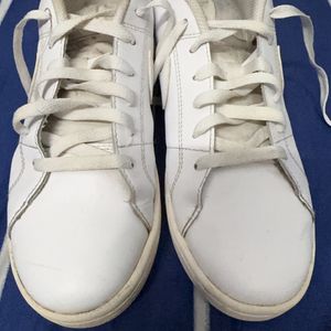 White NIKE Original Sneakers