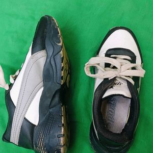 Black and White Sports Shoes