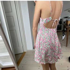 PINTEREST VIRAL ZARA FLORAL CRISS CROSS MINI DRESS