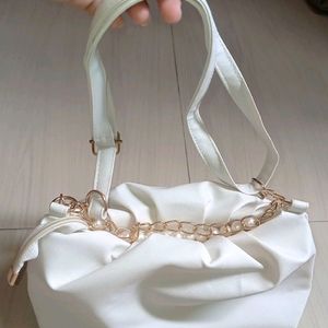 WHITE PEARL SLING BAG