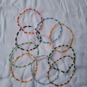 51. 10 Strechable Bracelets