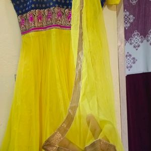 Churidar With Yellow Pant And Dupatta