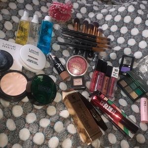 All Cosmetic Products In Combo