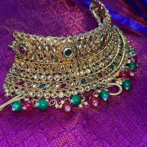 Gold jewellery for bride And matching bangles