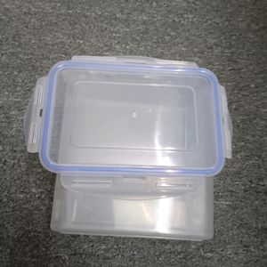 4 Plastic Containers With Lid Available