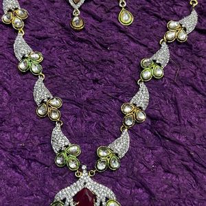 Majestic Glow: Kundan Pearl Drop Necklace**