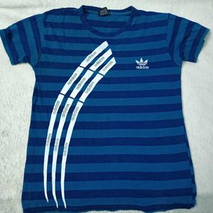 Adidas Tshirt M Size