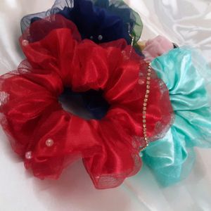 PEARL SCRUNCHIES