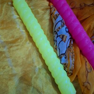 2 Large Spiral Candles With 5 Hankies As Freebies