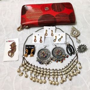 Combo Of 6 Errings, 1 Wallet, 1 Pearl Necklace, 1 Ring, 2 Imported Saree Pin