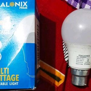 Halonix 2 in 1 All Rounder 9W,0.5W LED Bulb