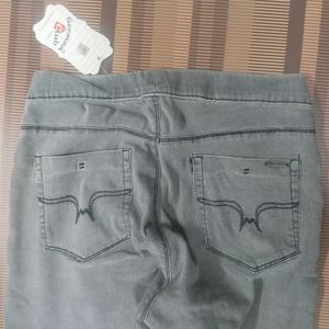 T-54 Size 30  Slim Fit Women Denim Jagging