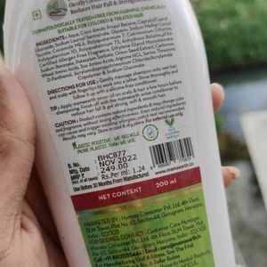 Mamaearth Onion Shampoo