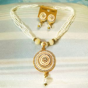 Beautiful Diamond And  Moti Necklace With Earrings